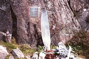 Memorial with Plaque bearing names of crew & passengers.